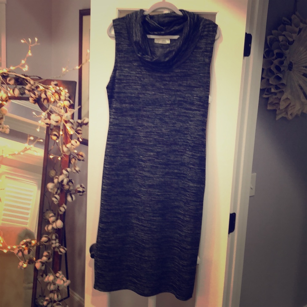 Sleeveless below the knee dress